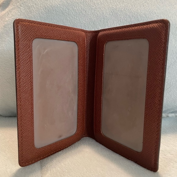 100% Authentic Louis Vuitton Card Wallet Monogram - Picture 2 of 6